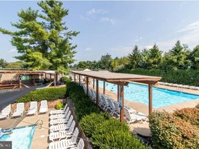 27 Darien 27B, New Hope PA 18938