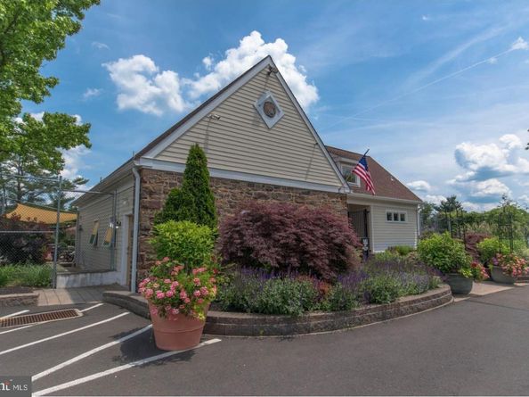 27 Darien 27B, New Hope PA 18938