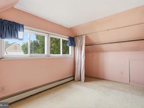 58 Trail Road, Levittown PA 19056