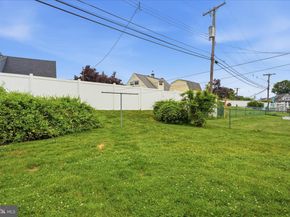 58 Trail Road, Levittown PA 19056