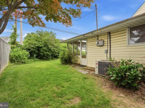 58 Trail Road, Levittown PA 19056