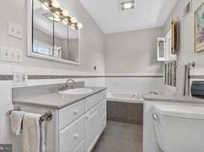 8216 Inverness Hollow Terrace, Potomac MD 20854
