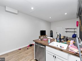 1305 N 15TH Street, Philadelphia PA 19121