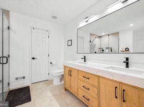 53 Dispatch Drive, Washington Crossing PA 18977