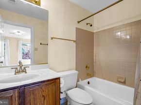 2515 Halterbreak Court, Herndon VA 20171
