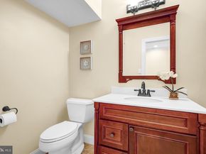 2515 Halterbreak Court, Herndon VA 20171