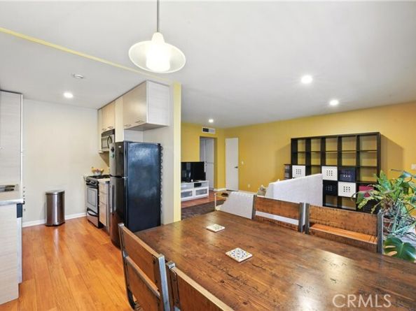 6250 Fulton Avenue 104, Van Nuys (los Angeles) CA 91401