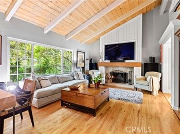 121 Greenbrier Drive