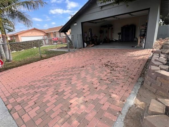 1918 W Piru Street, Compton CA 90222