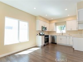 9246 Cedros Avenue 6, Panorama City (los Angeles) CA 91402
