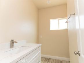9246 Cedros Avenue 6, Panorama City (los Angeles) CA 91402