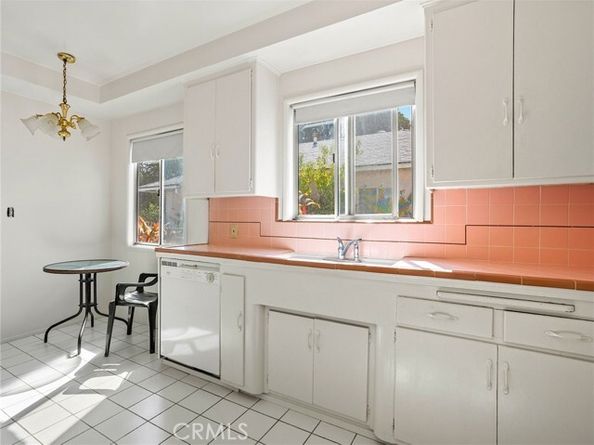 6633 Riverton Avenue, North Hollywood (los Angeles) CA 91606