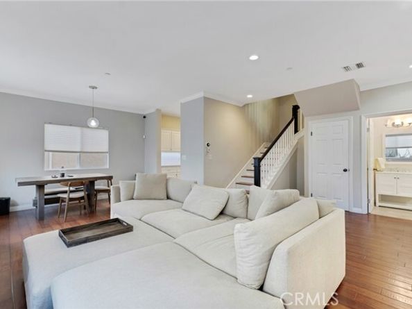 10866 Bluffside 5, Studio City (los Angeles) CA 91604