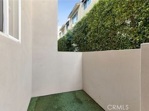 10866 Bluffside 5, Studio City (los Angeles) CA 91604