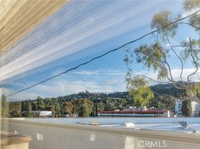 10866 Bluffside 5, Studio City (los Angeles) CA 91604