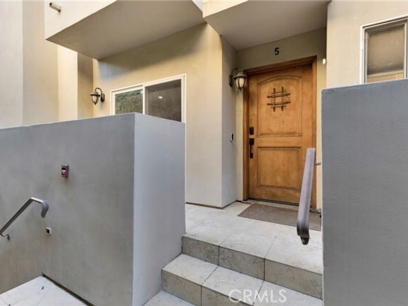 10866 Bluffside 5, Studio City (los Angeles) CA 91604