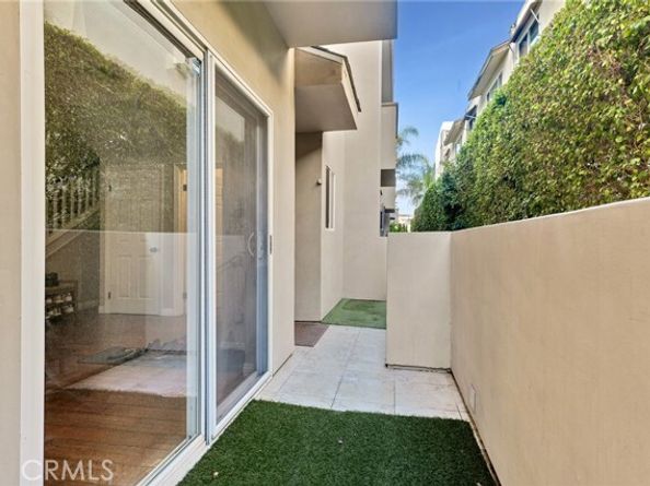 10866 Bluffside 5, Studio City (los Angeles) CA 91604