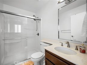 21145 Lassen 3, Chatsworth (los Angeles) CA 91311