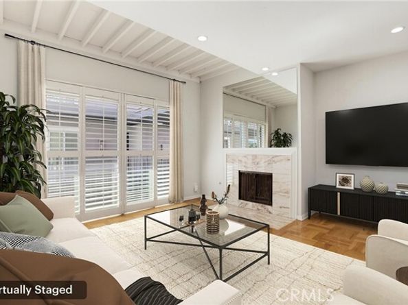 6525 La Mirada 112, Los Angeles CA 90038