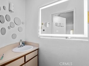 6036 Hazelhurst C, North Hollywood (los Angeles) CA 91606