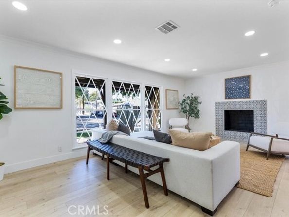 5758 Costello Avenue, Van Nuys (los Angeles) CA 91401
