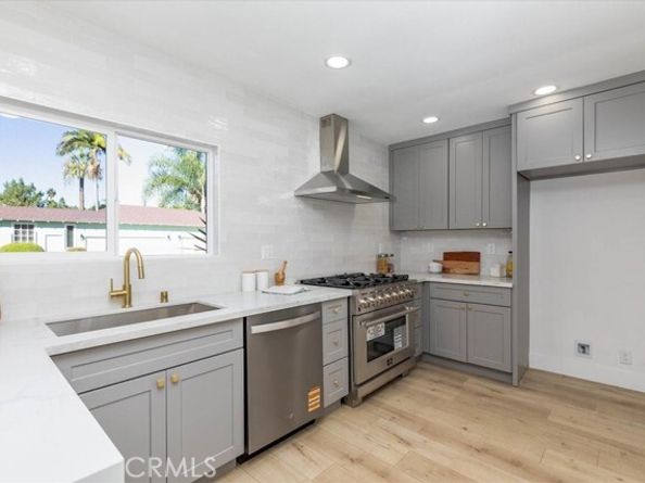 5758 Costello Avenue, Van Nuys (los Angeles) CA 91401