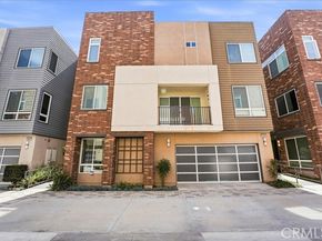 809 Brickyard Lane, Costa Mesa CA 92627