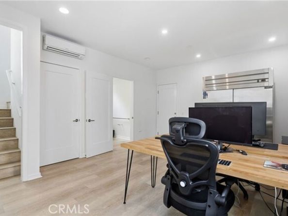 809 Brickyard Lane, Costa Mesa CA 92627