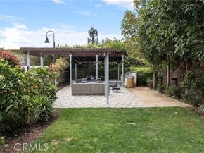 809 Brickyard Lane, Costa Mesa CA 92627