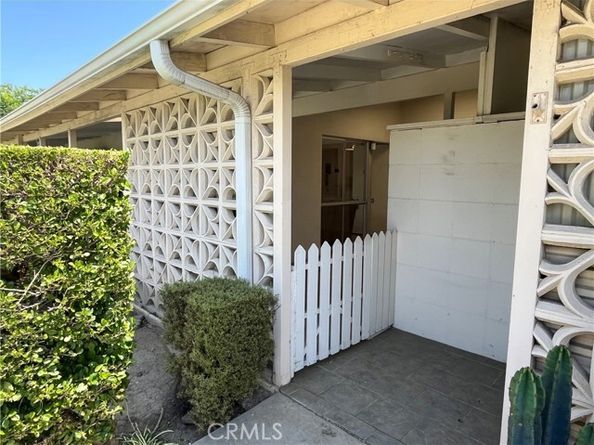1571 Golden Rain Rd., M5-118I, Seal Beach CA 90740