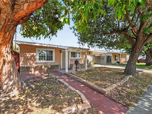 12017 208th, Lakewood CA 90715