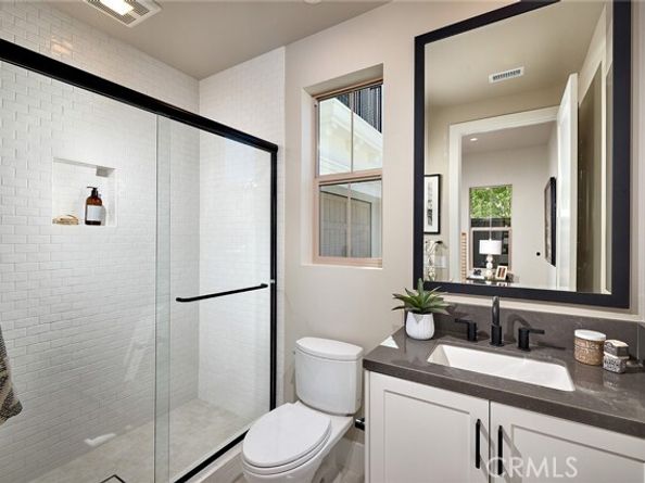 118 Oakstone, Irvine CA 92618