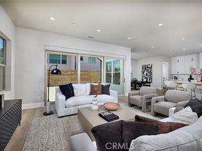 118 Oakstone, Irvine CA 92618