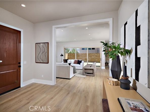 118 Oakstone, Irvine CA 92618