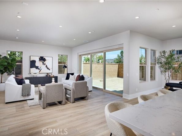 118 Oakstone, Irvine CA 92618