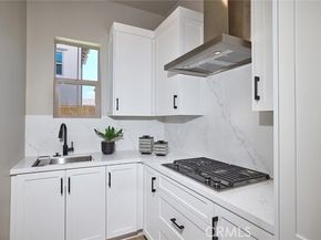 118 Oakstone, Irvine CA 92618