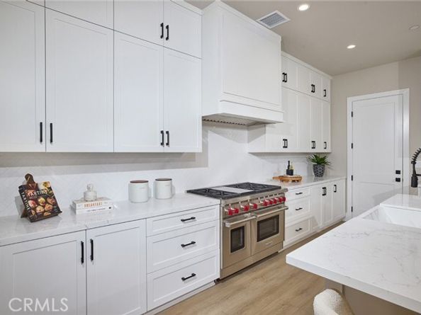 118 Oakstone, Irvine CA 92618