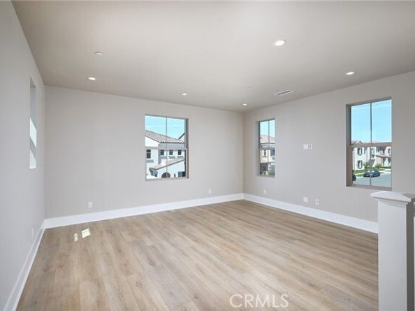 118 Oakstone, Irvine CA 92618