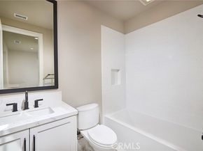 118 Oakstone, Irvine CA 92618