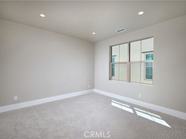 118 Oakstone, Irvine CA 92618