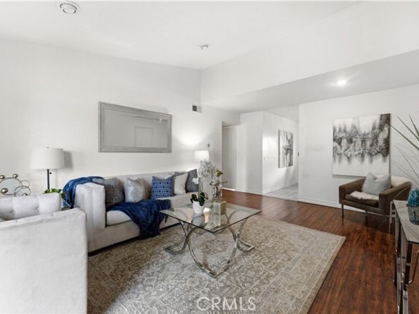 23292 Orange Avenue 6, Lake Forest (el Toro) CA 92630