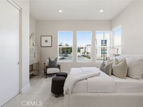 130 Paddlewheel, Lake Forest (el Toro) CA 92630