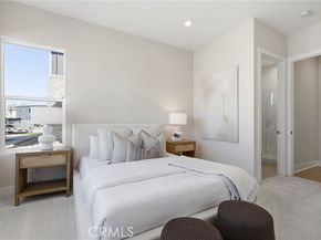 130 Paddlewheel, Lake Forest (el Toro) CA 92630