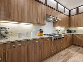627 E Orange Blossom Way, Azusa CA 91702