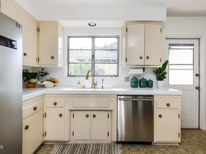 2211 Casitas Avenue, Altadena CA 91001