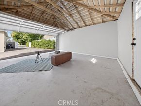 6820 Jellico Avenue, Los Angeles CA 91406