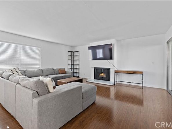 15080 Victory 205, Van Nuys (los Angeles) CA 91411