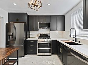 15080 Victory 205, Van Nuys (los Angeles) CA 91411