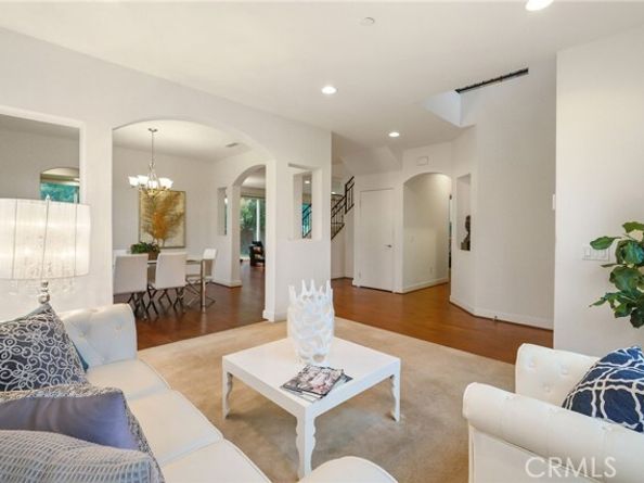 18141 Topham Street, Tarzana (los Angeles) CA 91335