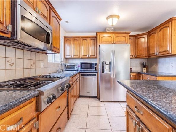 6411 West Boulevard, Inglewood CA 90302